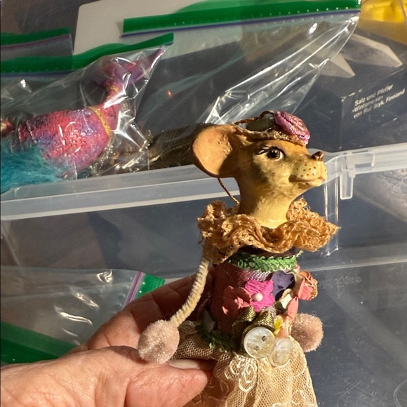 Katherine's Collection Mouse Figurine with Pink and Gold Details - Picture 2 of 7